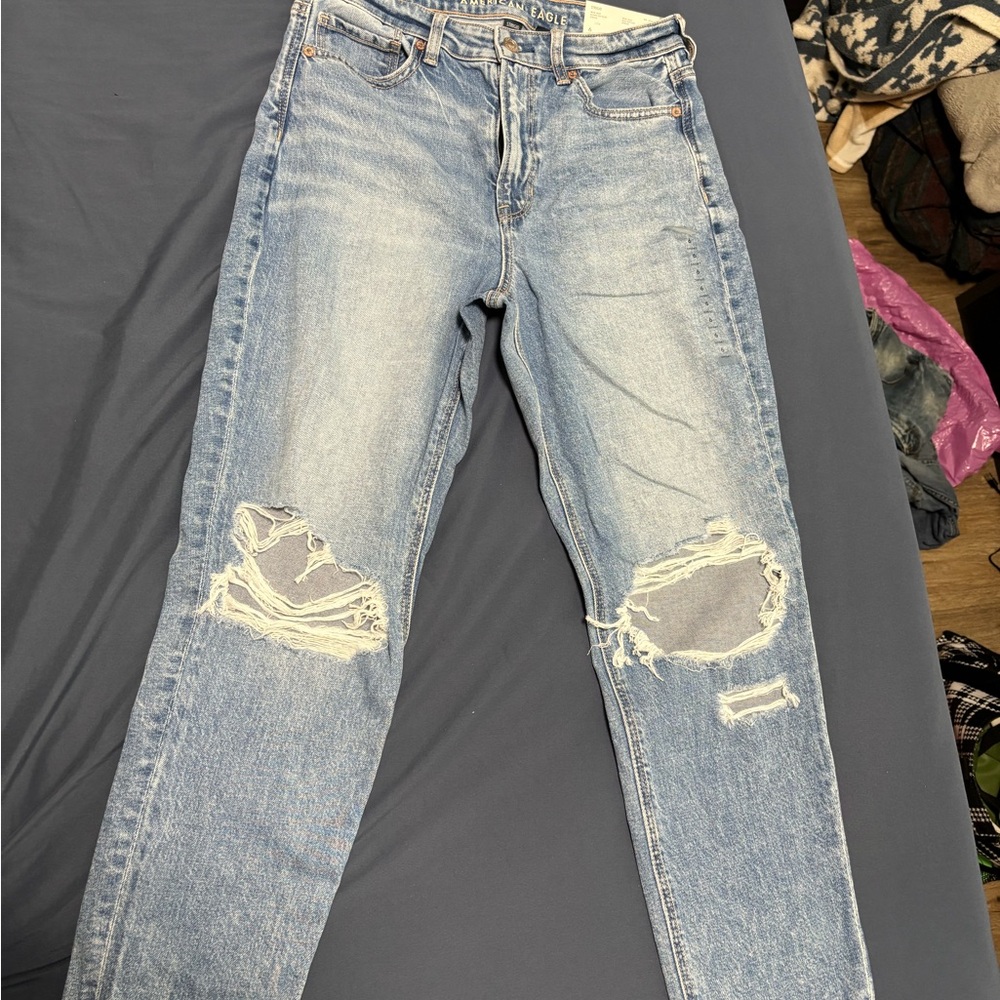NWT-American Eagle Distressed Jeans